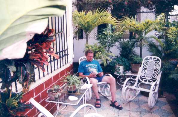 Bob on patio.JPG (41607 bytes)