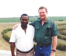 Feliz.JPG (11782 bytes)