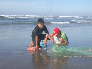 Jose caught a fish.JPG