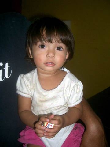 a beautiful little girl.JPG